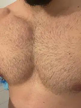 Youngmuscelfit9's cam snapshot