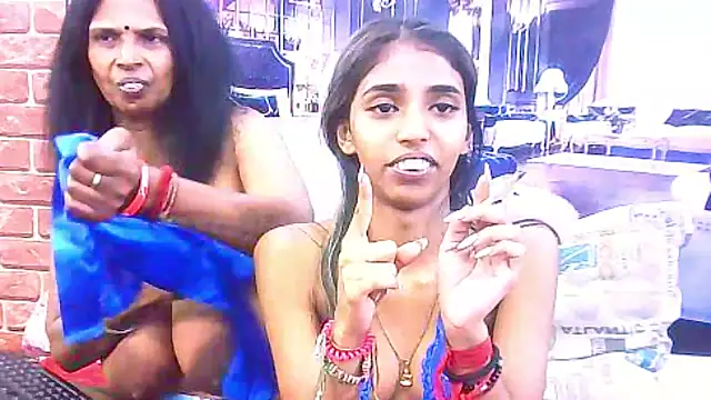 IndianSexySlender live sex cam