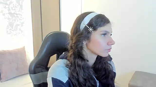 cloee20_'s cam snapshot