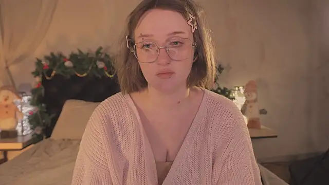 ELLIEJAY's cam snapshot