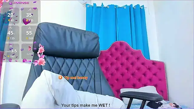 ninnadee's cam snapshot