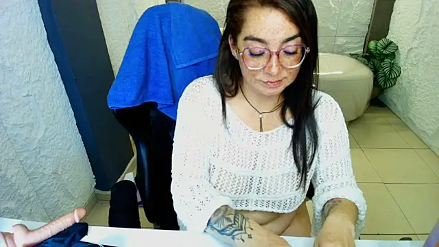 mariehw_r's cam snapshot