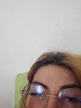 mila_curvy's cam snapshot