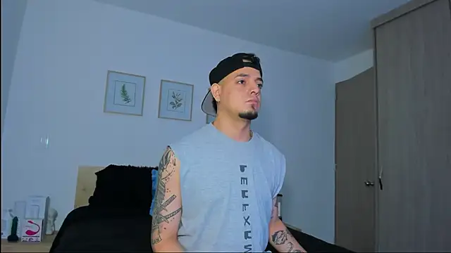 alejandro_calderon1's cam snapshot