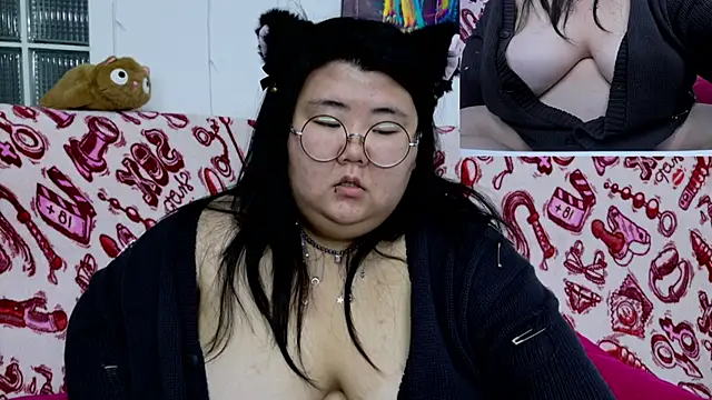 Nadine_asian's cam snapshot