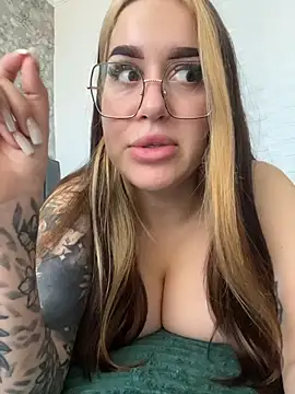 VikiDemini live sex cam