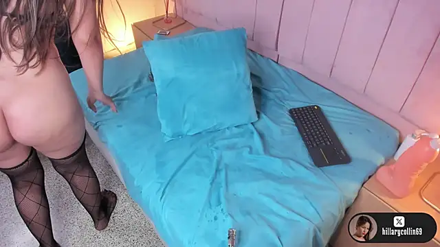 Hillary_Collins1's cam snapshot