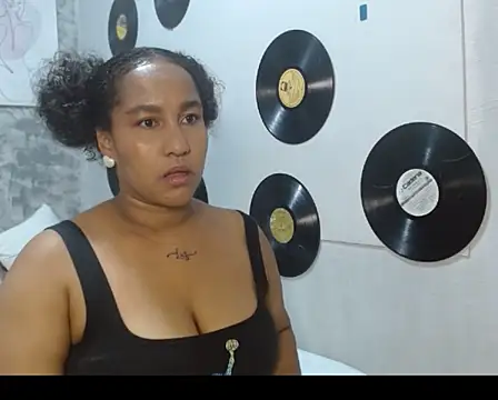 Ambar_foxy's cam snapshot