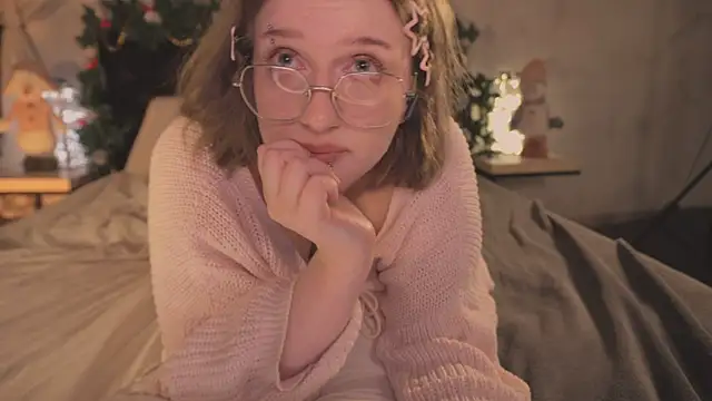 ELLIEJAY's cam snapshot