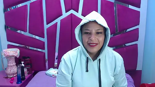 Carolina_Suarez_'s cam snapshot