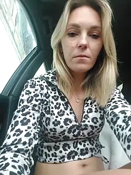 Crazy_lady69's cam snapshot