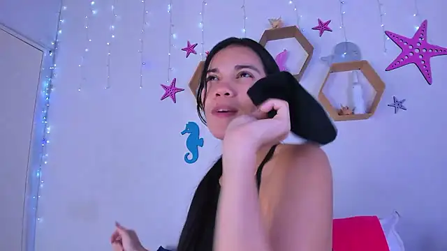 Emiily_Parkerr's cam snapshot