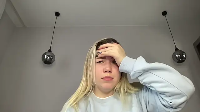 Embersweetbunny's cam snapshot