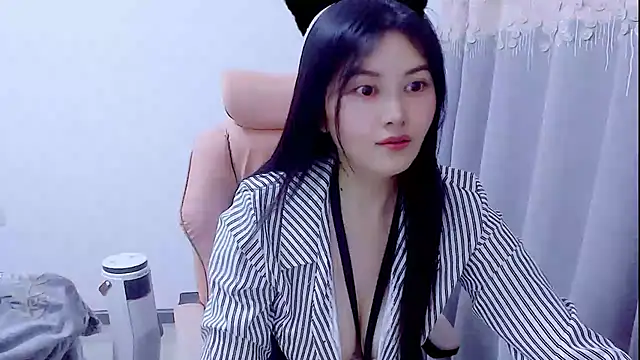 Little-sweet's cam snapshot