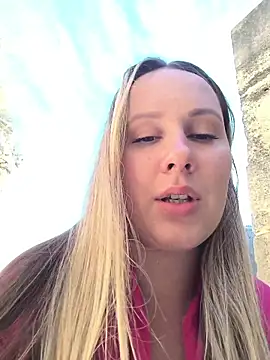 Mona_Plus's cam snapshot