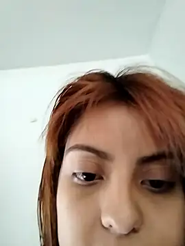 mia_hottie2210's cam snapshot