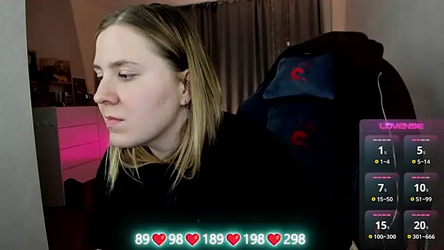 Olivia_Munk's cam snapshot