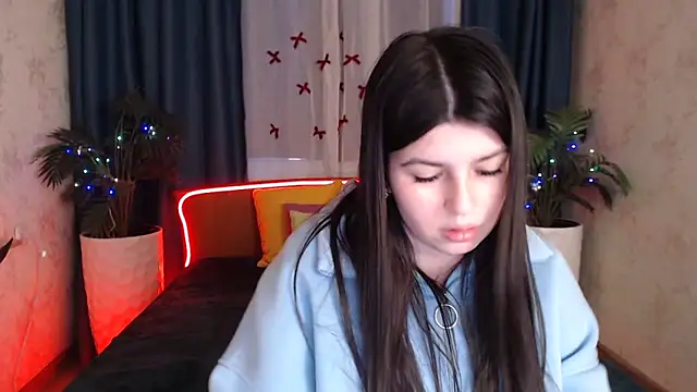 KisaModel's cam snapshot