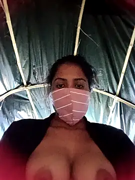 Poonam8080's cam snapshot