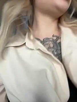 TeaseKitten-'s cam snapshot