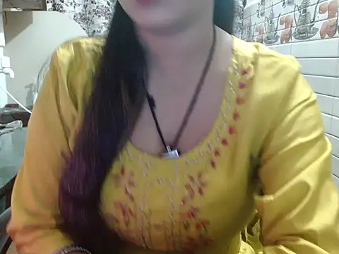 LovingPihu's cam snapshot