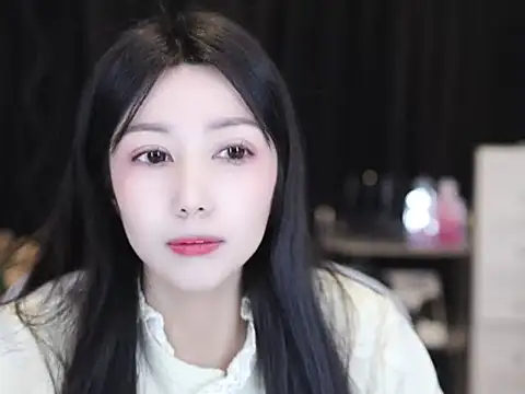 Nuyoah-77 live sex cam