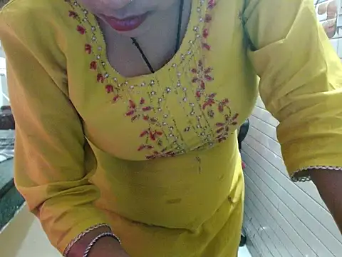 LovingPihu's cam snapshot