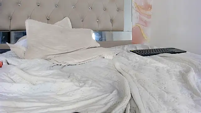 Luna_Tylor's cam snapshot