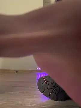 FeetVibe's cam snapshot