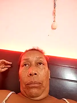 Naomi-Mature's cam snapshot