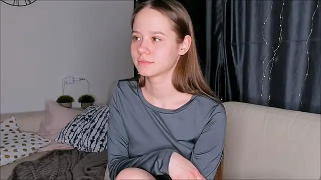 ViollaFoxy's cam snapshot