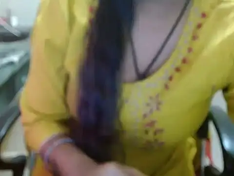 LovingPihu's cam snapshot