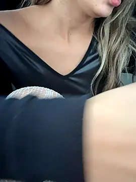 LetsFunKARINA's cam snapshot