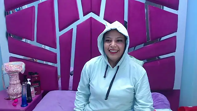 Carolina_Suarez_'s cam snapshot