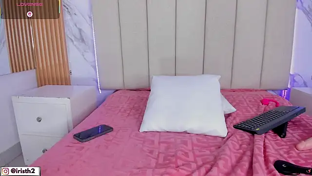 Iris_Thompson_'s cam snapshot