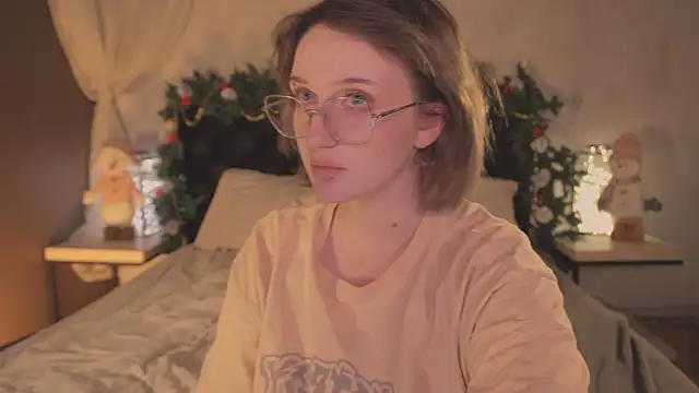 ELLIEJAY's cam snapshot