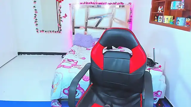 perlabeautiful's cam snapshot