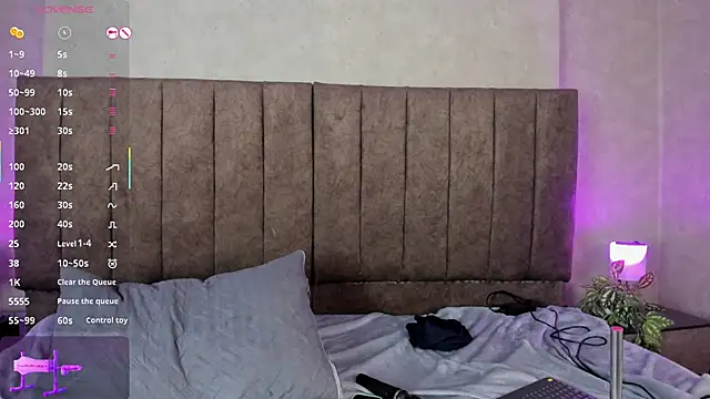 LanaMills_'s cam snapshot