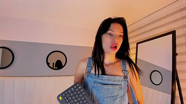 alice_lodge's cam snapshot