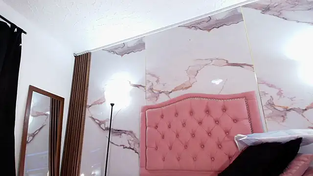 AlyaThompson's cam snapshot