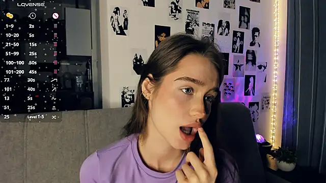 lovelyalivia's cam snapshot