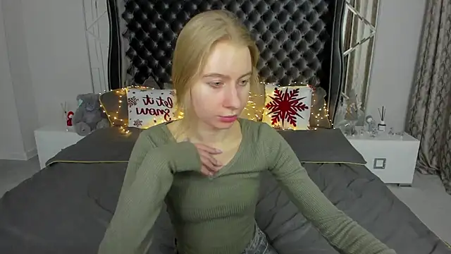 Alina_Blonde's cam snapshot