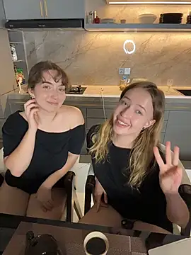 Nura_n_Sarah live sex cam