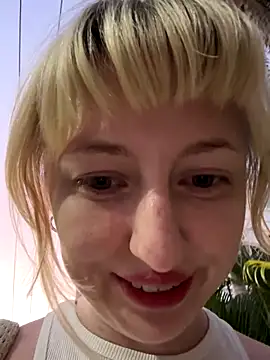 RonnieKiss live sex cam