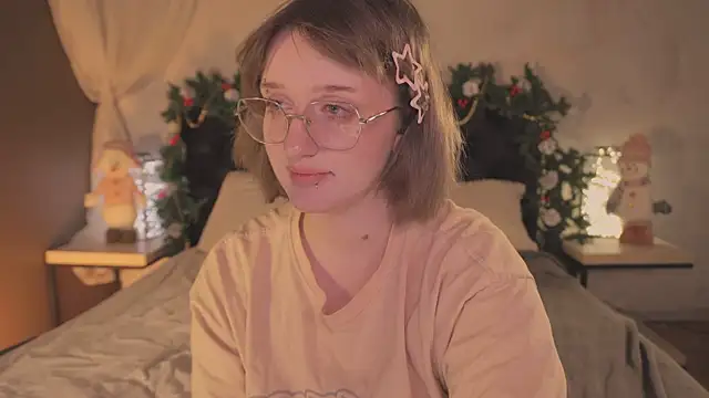 ELLIEJAY's cam snapshot