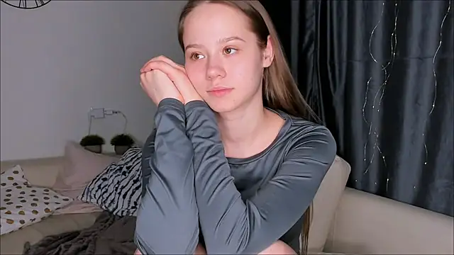 ViollaFoxy's cam snapshot