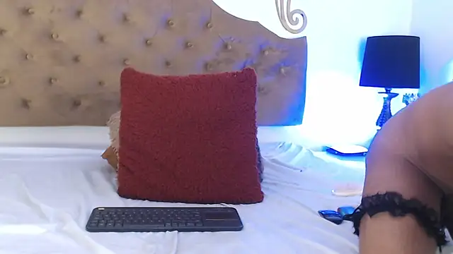 Adara_Ferrara live sex cam