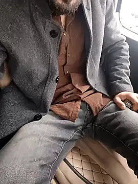 Truckman23cm live sex cam