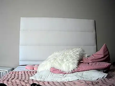 SexyPettiteDonna's cam snapshot