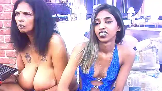 IndianSexySlender live sex cam